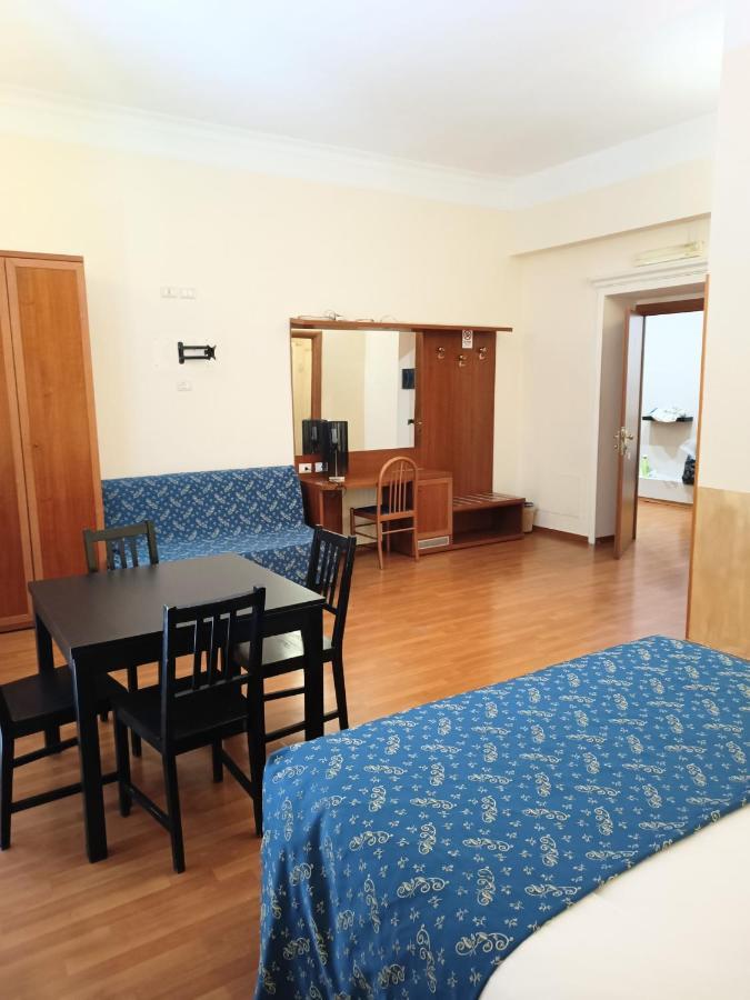 Opera Italian Suite Рим Экстерьер фото